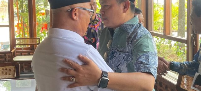 Pj Sekda Tedi Zadmiko Hadiri Undangan Sinkronisasi Program TA. 2026 Bersama Anggota DPR RI Mukhlis Basri Pj Sekda Tedi Zadmiko Hadiri Undangan Sinkronisasi Program TA. 2026 Bersama Anggota DPR RI Mukhlis Basri