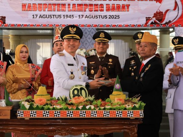 Momen Bangun Spirit dan Nasionalisme, Pesan Bupati Parosil Pada Upacara HUT RI Ke-80