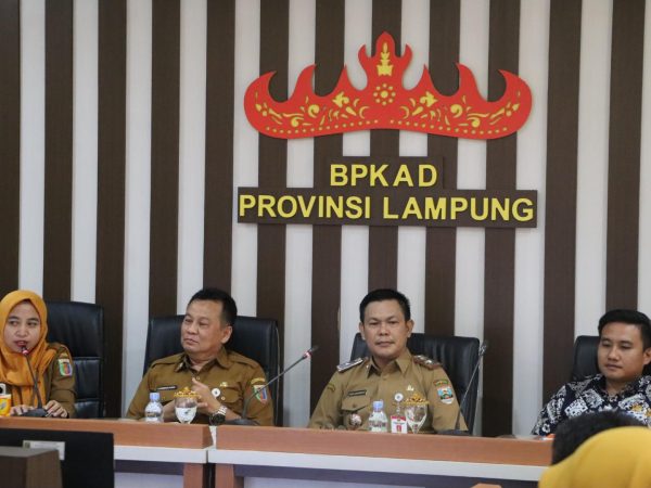 Hadiri Evaluasi Ranperda APBD Perubahan Di Provinsi, Pj Sekda Tefi Zadmiko Dukung Prioritas Pembangunan dan Pelayanan Masyarakat