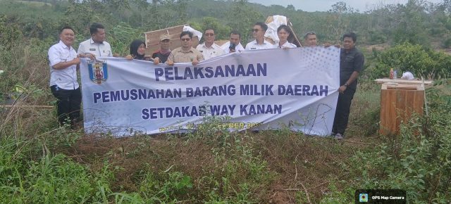 Kembali Tertibkan Administrasi Barang Milik Daerah, BPKAD Way Kanan Melakukan Pemusnahan BMD yang Alami Rusak Berat