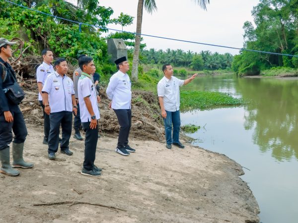 Bupati Dedi Irawan Tinjau Empat Titik Ruas Jalan yang Akan Diperbaiki