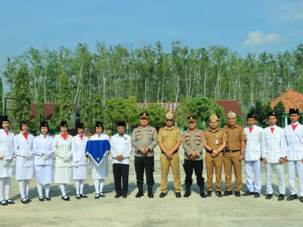 Muspida Road to School : Kapolres Tulang Bawang Barat Berikan Himbauan Di MAN 1 Tulang Bawang Tengah