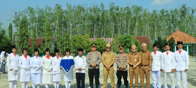 Muspida Road to School : Kapolres Tulang Bawang Barat Berikan Himbauan Di MAN 1 Tulang Bawang Tengah