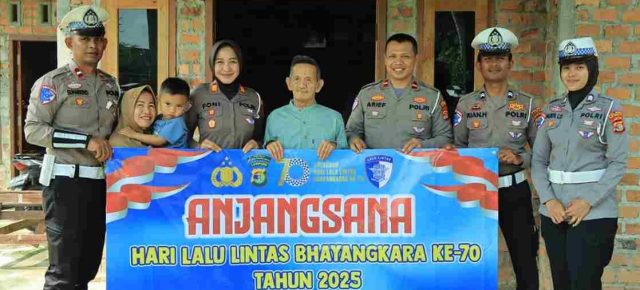 Personel Satlantas Polres Tulang Bawang Barat Melaksanakan Kegiatan Anjangsana Kerumah Purnawirawan Polri Personel Satlantas Polres Tulang Bawang Barat Melaksanakan Kegiatan Anjangsana Kerumah Purnawirawan Polri