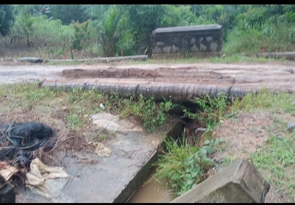 Jembatan Penghubung Lampung – Sumsel Rusak Parah, Warga Menangis Harap Perbaikan