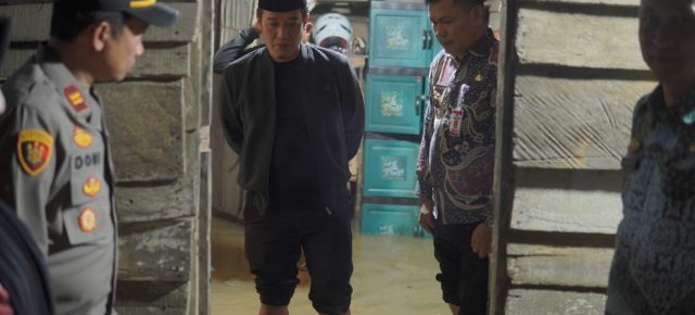 Bupati Dedi Irawan Menijau Rumah Warga Yang Terdampak