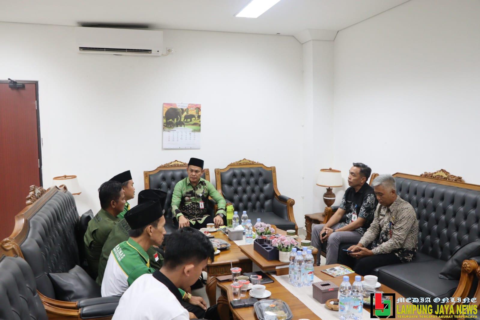Pj Sekda Tedi Zadmiko Pastikan Dukungan Rencana Pengukuhan Baznas Kabupaten Pesisir Barat Pj Sekda Tedi Zadmiko Pastikan Dukungan Rencana Pengukuhan Baznas Kabupaten Pesisir Barat