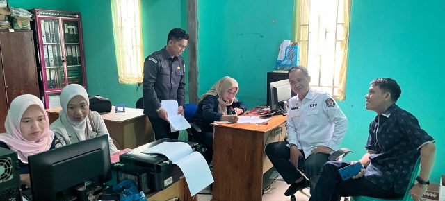 Dalam Rangka Upaya Pemutakhiran Data Pemilih Berkelanjutan, Kembali KPU Way Kanan Melakukan Pencocokan dan Penelitian Terbatas Dalam Rangka Upaya Pemutakhiran Data Pemilih Berkelanjutan, Kembali KPU Way Kanan Melakukan Pencocokan dan Penelitian Terbatas