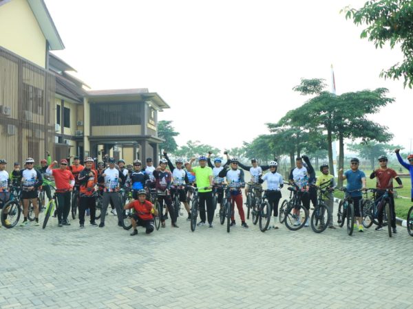 Bangun Semangat Hidup Sehat dan Sinergitas, Kapolres Tulang Bawang Barat Gowes Bareng Bersama Wakil Bupati Nadirsyah