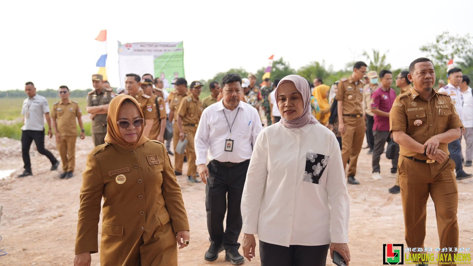 Bupati Mesuji Elfianah Dampingi Dirjen Kemensos Tinjau Kampung Sejahtera di Desa Sungai Cambai