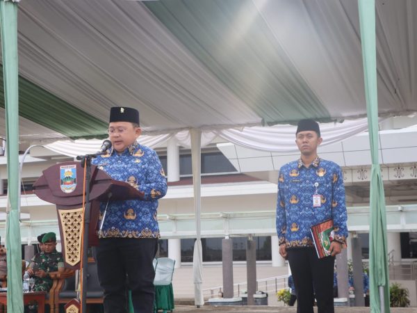 Wakil Bupati Pesibar Irawan Topani Gelar Upacara Paripurna Bulanan Wakil Bupati Pesibar Irawan Topani Gelar Upacara Paripurna Bulanan