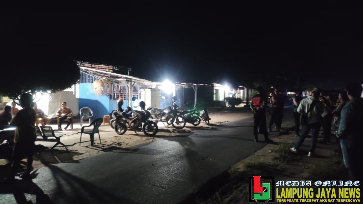 Kapolsek Tulang Bawang Tengah Pimpin Patroli Malam Hari, Antisipasi Gangguan Kamtibmas Kapolsek Tulang Bawang Tengah Pimpin Patroli Malam Hari, Antisipasi Gangguan Kamtibmas