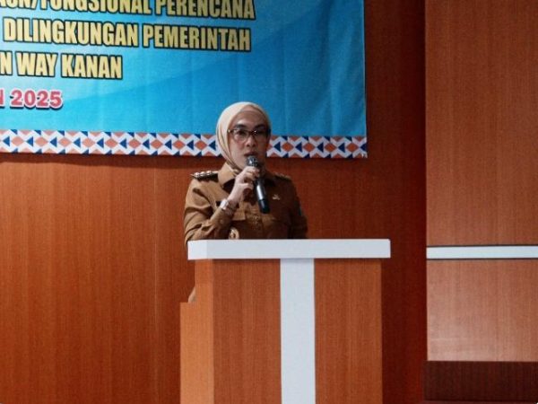 Bupati Ayu Asalasiyah Minta OPD Sajikan Renstra yang Berkualitas untuk Penguatan Kapasitas ASN Berencana Bupati Ayu Asalasiyah Minta OPD Sajikan Renstra yang Berkualitas untuk Penguatan Kapasitas ASN Berencana
