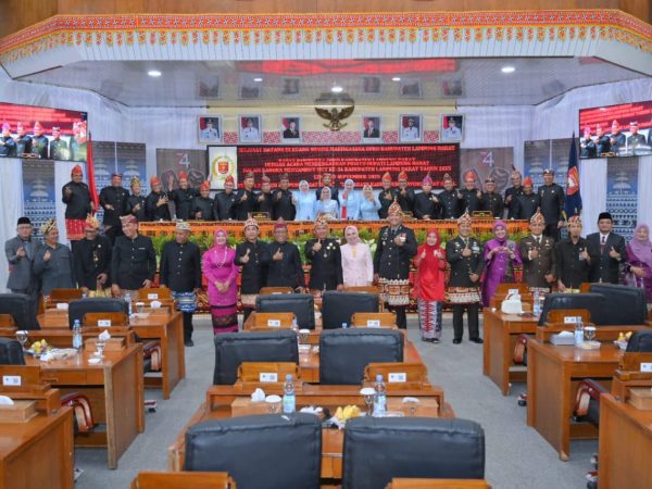 Paripurna Hari Jadi ke-34, Parosil : Bersama Bangun Lampung Barat Yang Lebih Maju, Sejahtera, dan Berdaya Saing