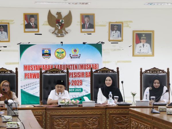 Wakil Bupati Irawan Topani Membuka Muskab Perwosi Pesibar 2025
