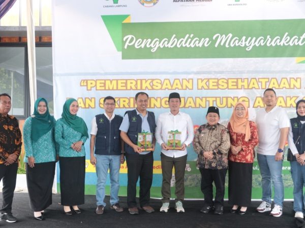 Bupati dan Wakil Bupati Pesibar Hadiri Kegiatan Pengabdian Masyarakat Pemeriksaan USG Jantung Anak Secara Gratis