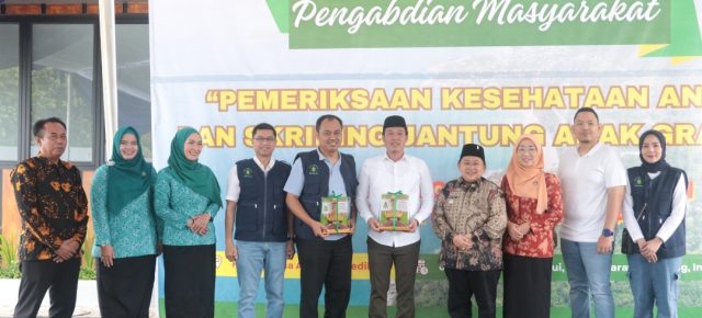 Bupati dan Wakil Bupati Pesibar Hadiri Kegiatan Pengabdian Masyarakat Pemeriksaan USG Jantung Anak Secara Gratis