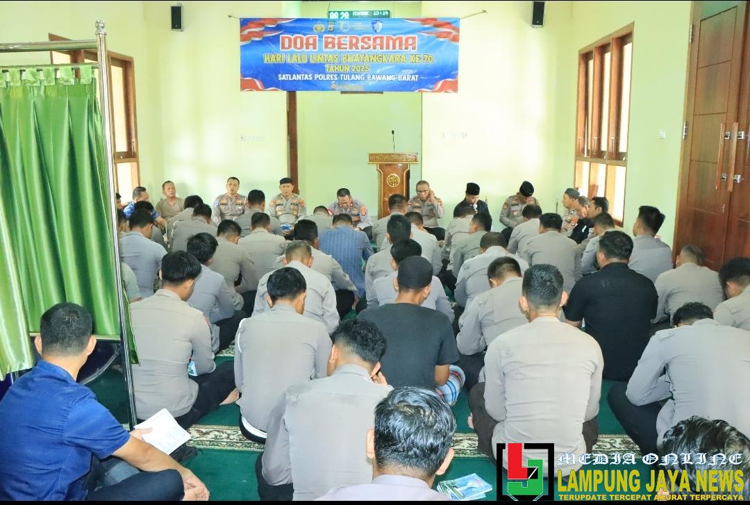 Polres Tulang Bawang Barat Gelar Doa Bersama Sambut Hari Lalu Lintas Bhayangkara ke-70 Polres Tulang Bawang Barat Gelar Doa Bersama Sambut Hari Lalu Lintas Bhayangkara ke-70