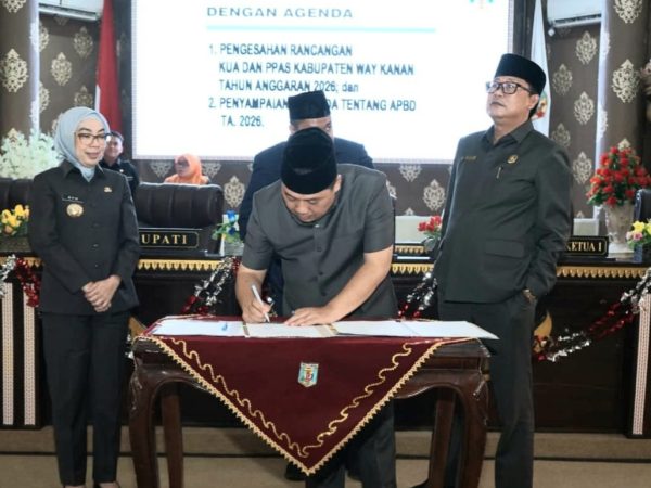 Bupati Ayu Asalasiyah Hadiri Paripurna Pengesahan KUA dan PPAS Tahun Anggaran 2026