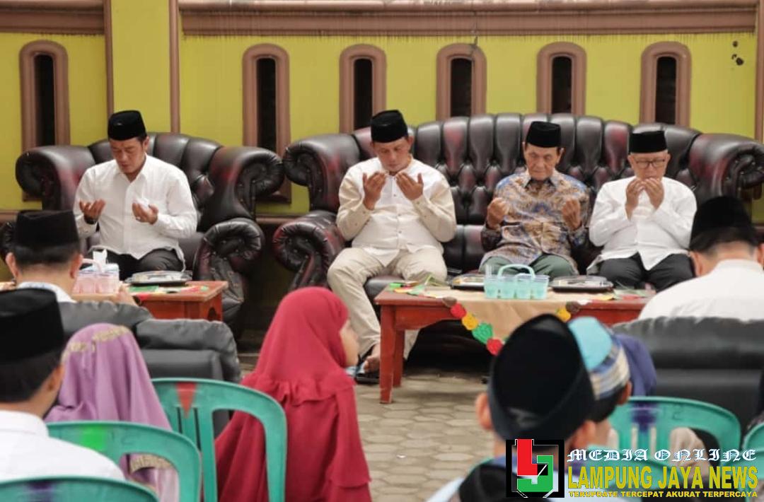 Bupati Dedi Irawan Gelar Doa Bersama Peringati 100 Hari Berpulangnya Ayahanda Bupati Dedi Irawan Gelar Doa Bersama Peringati 100 Hari Berpulangnya Ayahanda
