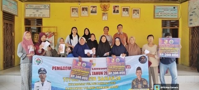 Pembagian BLT di Tiyuh Karta Raharja Berjalan Lancar, 15 KPM Terima Bantuan Tunai