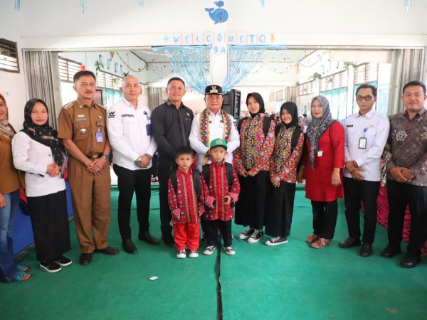 Seragam Sekolah Gratis Jadi Langkah Nyata Pemkab Lambar Dalam Prioritaskan Pendidikan Seragam Sekolah Gratis Jadi Langkah Nyata Pemkab Lambar Dalam Prioritaskan Pendidikan