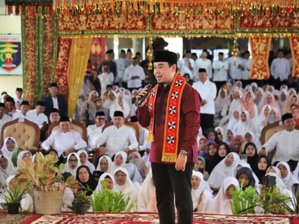 Rayakan HUT ke-34, Pemkab Lambar Gelar Tabligh Akbar, Hadirkan Ulama Kondang Hilman Fauzi 