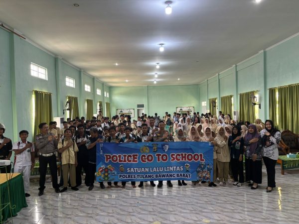 Police Goes to School, Satlantas Polres Tulang Bawang Barat Ajak Pelajar SMKN 01 Tulang Bawang Tengah Tertib Berlalu Lintas Police Goes to School, Satlantas Polres Tulang Bawang Barat Ajak Pelajar SMKN 01 Tulang Bawang Tengah Tertib Berlalu Lintas