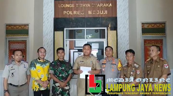 Videonya Viral, Kepala Kesbangpol Mesuji Taufik Widodo Sampaikan Permohonan Maaf Kepada Seluruh Masyarakat Lampung Videonya Viral, Kepala Kesbangpol Mesuji Taufik Widodo Sampaikan Permohonan Maaf Kepada Seluruh Masyarakat Lampung