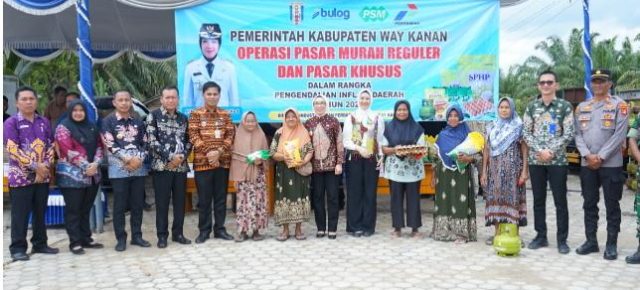 Bupati Ayu Buka Operasi Pasar Murah Bersubsidi Kabupaten Way Kanan