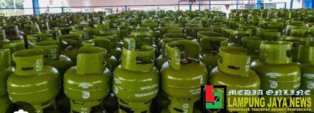 Polemik Kelangkaan dan Mahalnya Gas LPG 3 Kg, Warga Way Kanan Terpaksa Beli Hingga Rp, 35 Ribu per Tabung Polemik Kelangkaan dan Mahalnya Gas LPG 3 Kg, Warga Way Kanan Terpaksa Beli Hingga Rp, 35 Ribu per Tabung