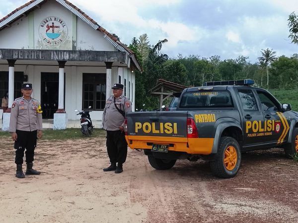 Polsek Lambu Kibang Laksanakan Pengamanan Ibadah Gereja Minggu Kasih Gereja Bethel Indonesia Tiyuh Kibang Budi Jaya