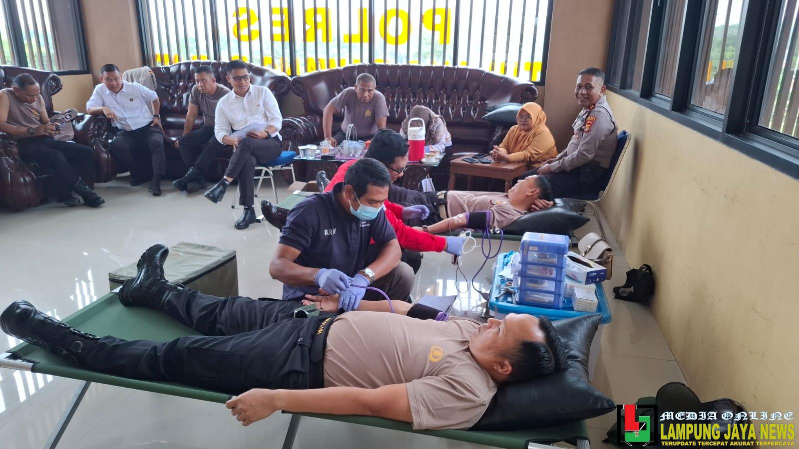 Polres Tulang Bawang Barat Gelar Donor Darah Serentak dalam Rangka HUT Humas Polri ke-74 Polres Tulang Bawang Barat Gelar Donor Darah Serentak dalam Rangka HUT Humas Polri ke-74