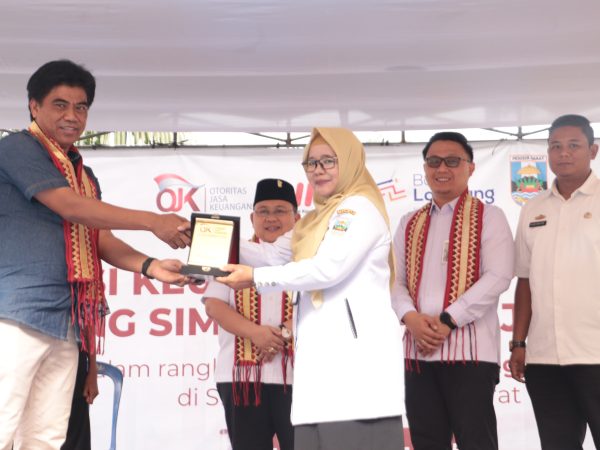 Wakil Bupati Irawan Topani Buka Kegiatan Edukasi Keuangan dan Pembukaan Rekening Simpel Di SMPN 17 Krui