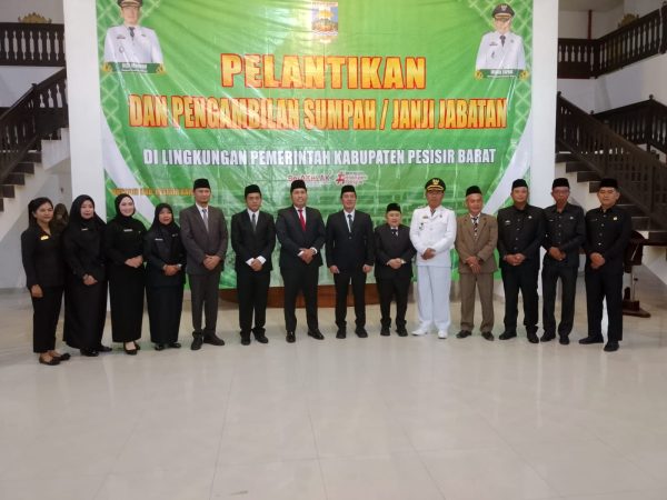 Berikan Penyegaran Pada Struktur Organisasi Pemerintahan, Bupati Dedi Irawan Melantik 21 ASN Dalam Jabatan Administrator dan Pengawas