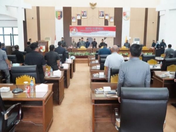 Melalui Rapat Paripurna DPRD, Pemkab Tulang Bawang Barat Sampaikan Raperda APBD 2026