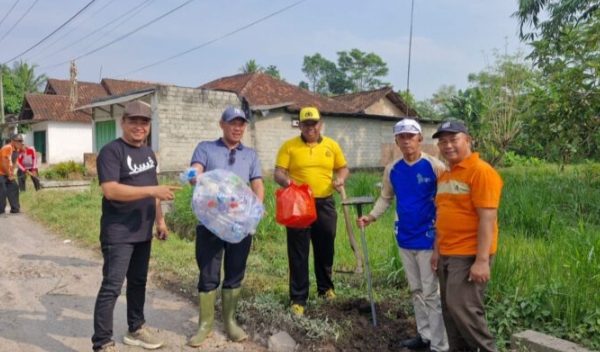 Polres Tubaba dan Pemkab Gelar Kerja Bakti Bersihkan Lingkungan Sekitar GOR ZA Pagar Alam