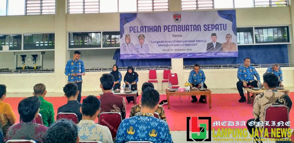Pelatihan Pembuatan Sepatu di Mesuji Resmi Ditutup, Sinergi Pemerintah dan Perusahaan Dorong Ekonomi Mandiri