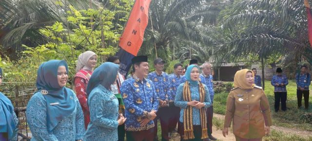 Bupati Dedi Irawan Dampingi Kunker Ketua TP PKK Provinsi Lampung Lakukan Kunjungan Kerja di Desa Tapis, Pekon Marang Pesisir Selatan Bupati Dedi Irawan Dampingi Kunker Ketua TP PKK Provinsi Lampung Lakukan Kunjungan Kerja di Desa Tapis, Pekon Marang Pesisir Selatan
