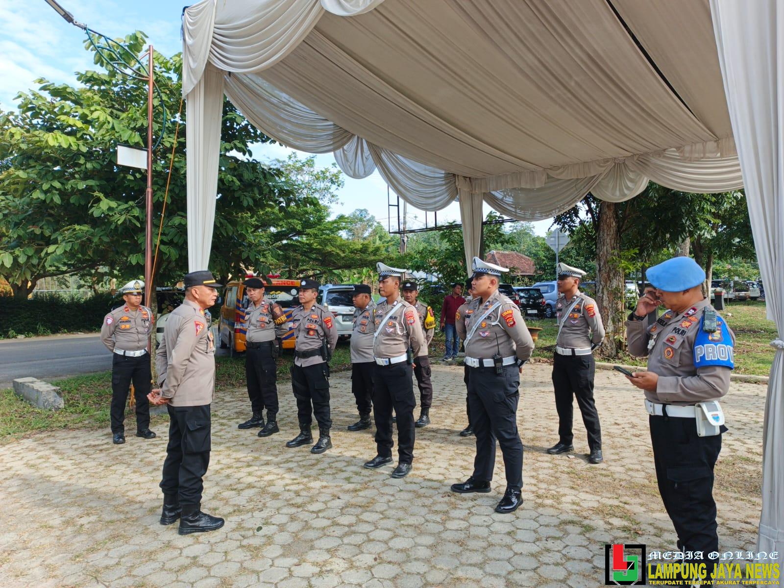 Polres Tulang Bawang Barat Amankan Kegiatan Pengukuhan Perpanjangan Masa Jabatan Badan Permusyawaratan Tiyuh dan Pelantikan Kepala Tiyuh Terpilih