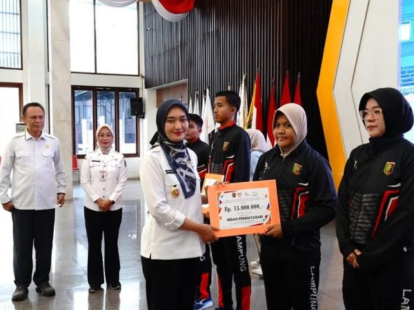 Pemprov Lampung Berikan Bonus untuk Peraih Emas PON Beladiri 2025