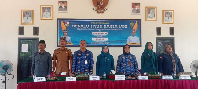 Rita Utari, SKM., M.M Gelar Serah Terima Jabatan Kepada Kepala Tiyuh Karta Sari dan Ketua TP-PKK