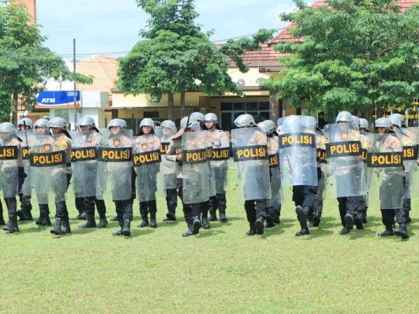 Tingkatkan Kemampuan Secara Profesionalisme Polres Tulang Bawang Barat Gelar Latihan Dalmas Tingkatkan Kemampuan Secara Profesionalisme Polres Tulang Bawang Barat Gelar Latihan Dalmas