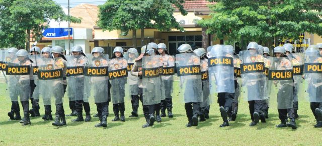 Tingkatkan Kemampuan Secara Profesionalisme Polres Tulang Bawang Barat Gelar Latihan Dalmas Tingkatkan Kemampuan Secara Profesionalisme Polres Tulang Bawang Barat Gelar Latihan Dalmas