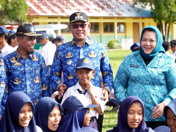 Wakil Bupati Tubaba Tekankan Pentingnya Pendidikan Karakter dalam Program Forkopimda Masuk Sekolah Wakil Bupati Tubaba Tekankan Pentingnya Pendidikan Karakter dalam Program Forkopimda Masuk Sekolah