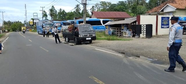 Hari Pertama Operasi Zebra Krakatau 2025, Polres Tanggamus Tegur 31 Pelanggar Lalu Lintas