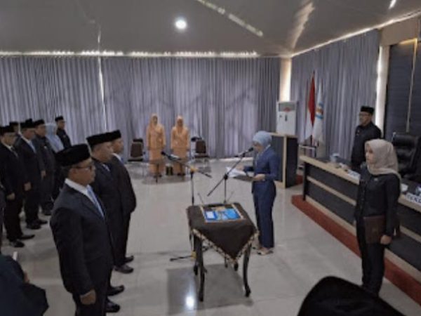 Bupati Ayu Asalasiyah Lantik Tiga Pejabat Tinggi Pratama Hasil Uji Kompetensi dan Evaluasi