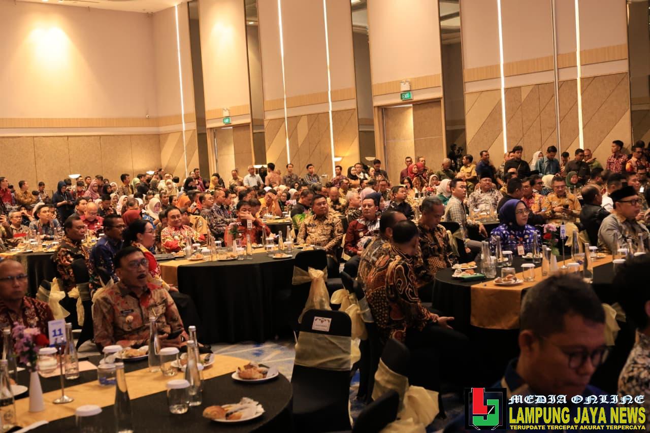 Wakil Bupati Lampung Barat Drs. Mad Hasnurin Hadiri Penganugerahan IKK Tahun 2025 Wakil Bupati Lampung Barat Drs. Mad Hasnurin Hadiri Penganugerahan IKK Tahun 2025