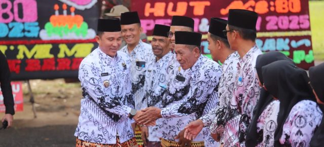 Budaya, Apresiasi, dan Pesan Moral Warnai Hari Guru Nasional 2025 di Lampung Barat