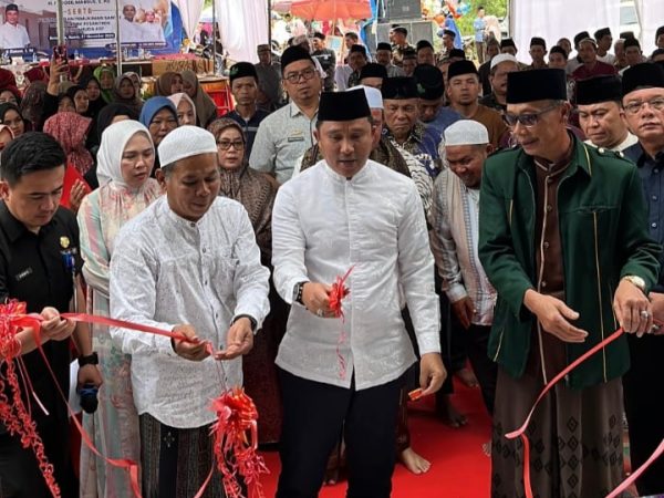 Bupati Parosil Resmikan Masjid Al-Kautsar dan Tempatkan Santri Ponpes Miftahul Huda 407 di Talang Surip Bupati Parosil Resmikan Masjid Al-Kautsar dan Tempatkan Santri Ponpes Miftahul Huda 407 di Talang Surip
